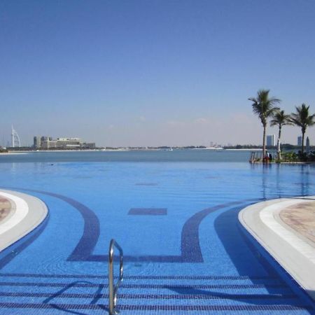 Tiara - Luxury Palm Jumeirah - Private Beach And Pool! Apartment Дубай Екстериор снимка