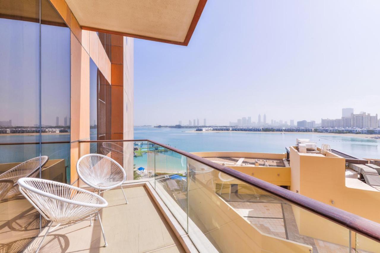 Tiara - Luxury Palm Jumeirah - Private Beach And Pool! Apartment Дубай Екстериор снимка