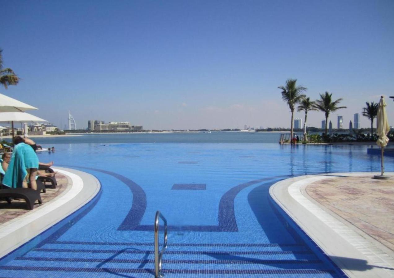 Tiara - Luxury Palm Jumeirah - Private Beach And Pool! Apartment Дубай Екстериор снимка