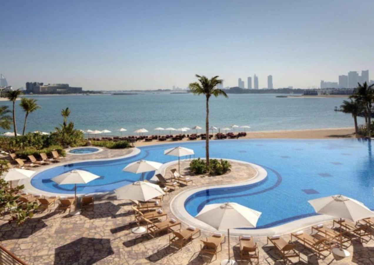 Tiara - Luxury Palm Jumeirah - Private Beach And Pool! Apartment Дубай Екстериор снимка